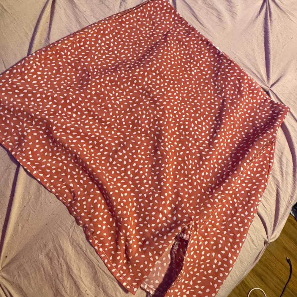 Pink with white dots, Medium size skirt, never worn